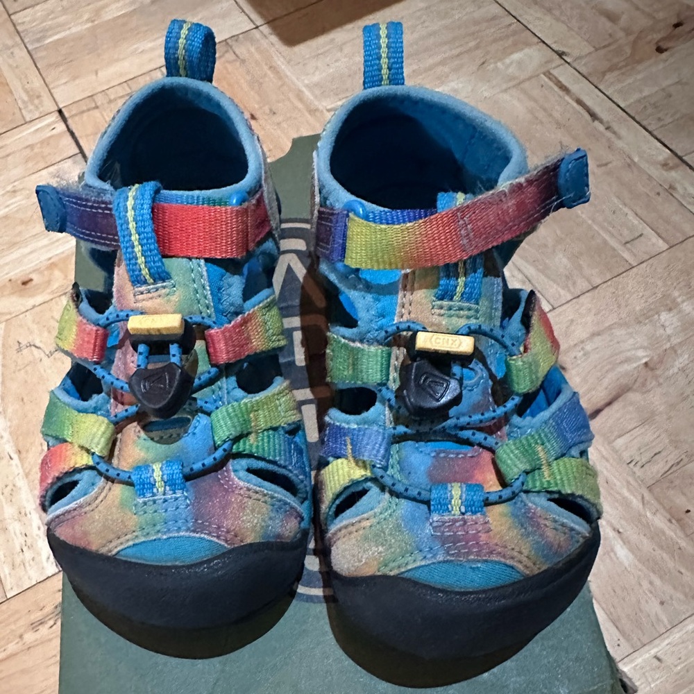 Lightly used Keen sandals size 9 children Newport H2 in Blue depths/chartreuse